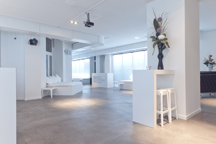 <br />
<b>Deprecated</b>:  Function get_magic_quotes_gpc() is deprecated in <b>/www/htdocs/w00d7293/partyraum-berlin-mitte/wp-includes/formatting.php</b> on line <b>4387</b><br />
Eventlocation am Checkpoint Charlie