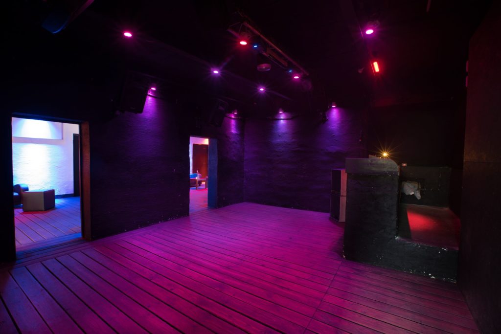 <br />
<b>Deprecated</b>:  Function get_magic_quotes_gpc() is deprecated in <b>/www/htdocs/w00d7293/partyraum-berlin-mitte/wp-includes/formatting.php</b> on line <b>4387</b><br />
Partyraum mit Bar mieten in Berlin Friedrichshain